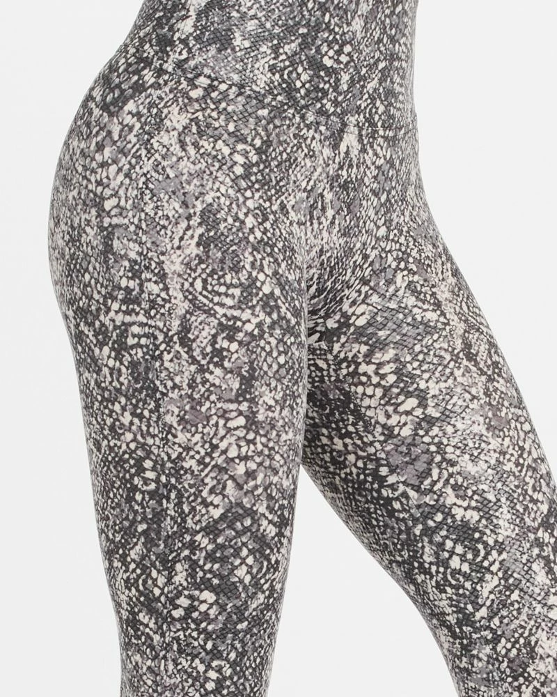 Spanx Faux Leather Snake Shine Grey Leggings Ladies' 4 Spanx Faux Leather Snake Shine Grey Leggings Ladies'