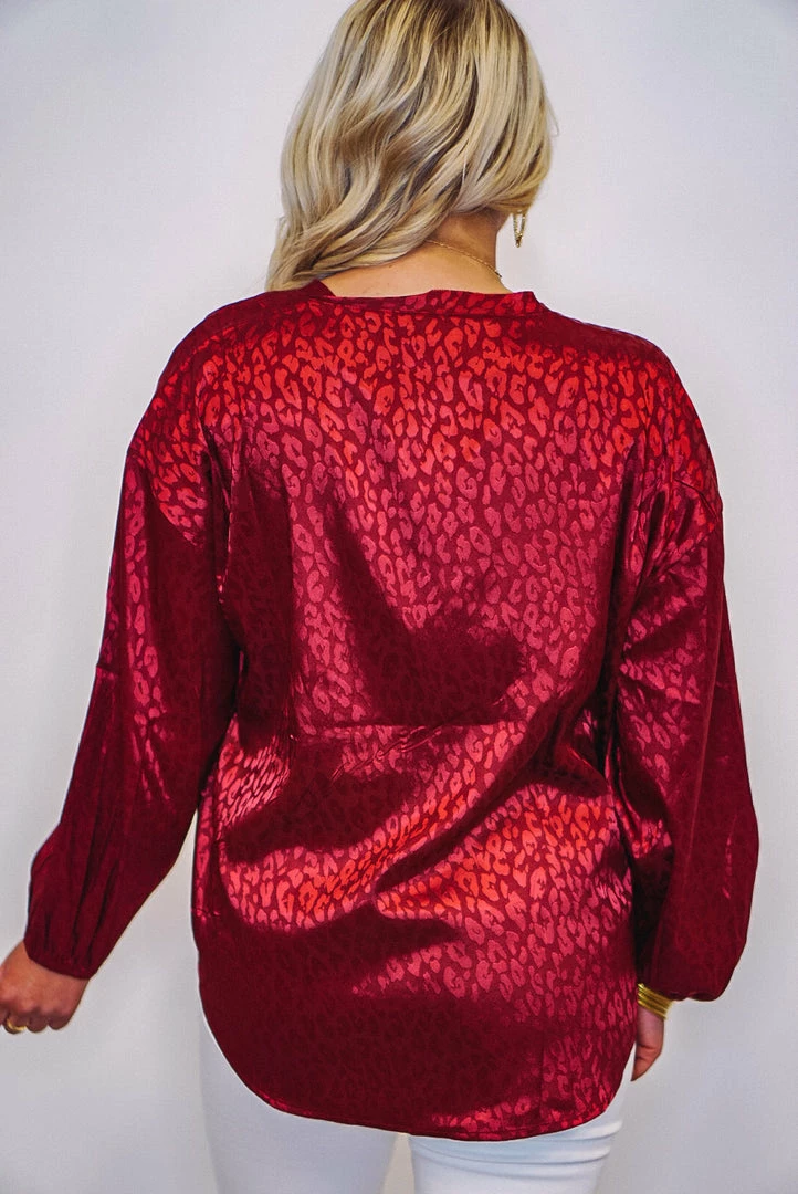 Purple Door Boutique Lavish Monochromatic Burgundy Satin Top Ladies' 5 Purple Door Boutique Lavish Monochromatic Burgundy Satin Top Ladies'