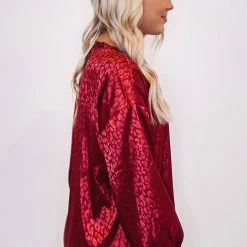 Purple Door Boutique Lavish Monochromatic Burgundy Satin Top Ladies' 8 Purple Door Boutique Lavish Monochromatic Burgundy Satin Top Ladies'