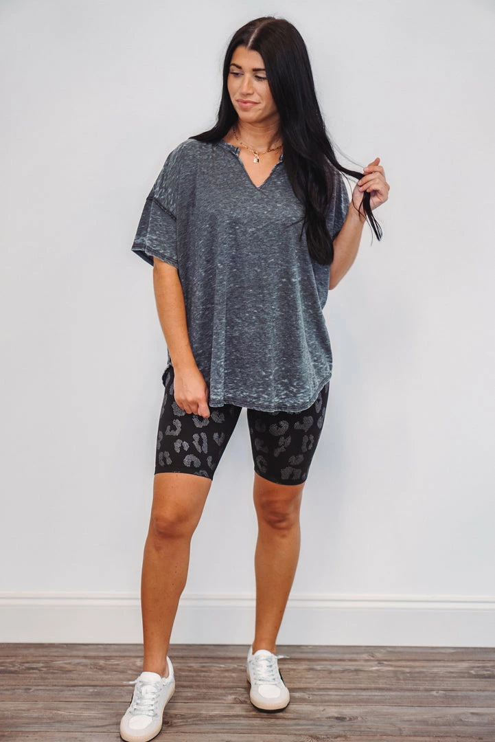 Purple Door Boutique Cozy Black Mineral Washed Top Ladies' 2 Purple Door Boutique Cozy Black Mineral Washed Top Ladies'