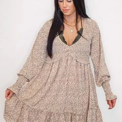 Purple Door Boutique Ladies' Light Taupe Floral Babydoll Dress 9 Purple Door Boutique Ladies' Light Taupe Floral Babydoll Dress