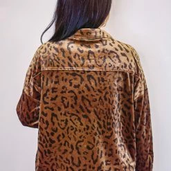 Purple Door Boutique Ladies' Chocolate Velvet Leopard Print Top