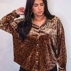 Purple Door Boutique Ladies' Chocolate Velvet Leopard Print Top